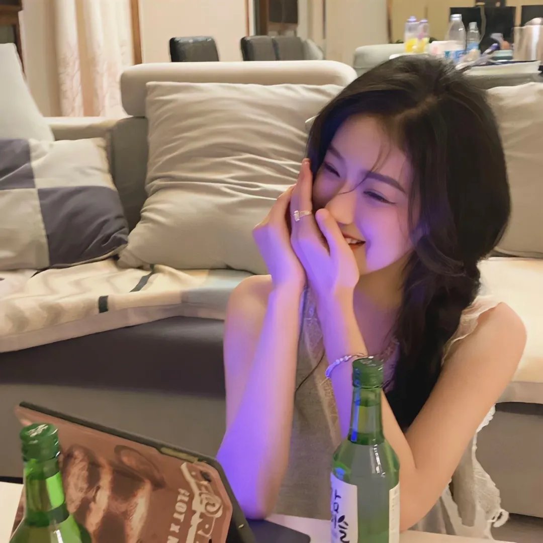 名导之孙被曝晒豪宅名表，短时间内夜店画面流出